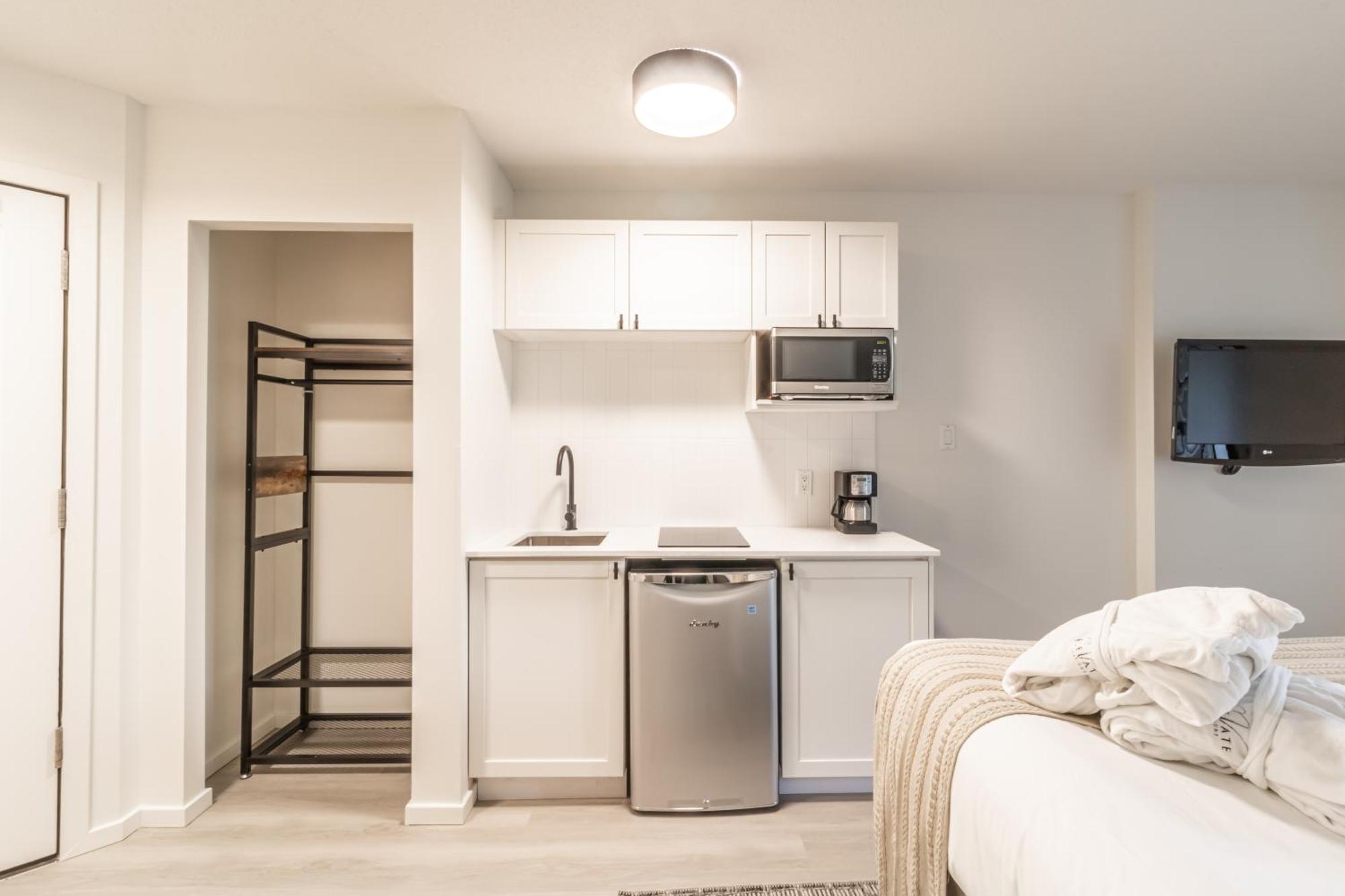 Cascade Lodge By Elevate Vacations Whistler Exteriör bild