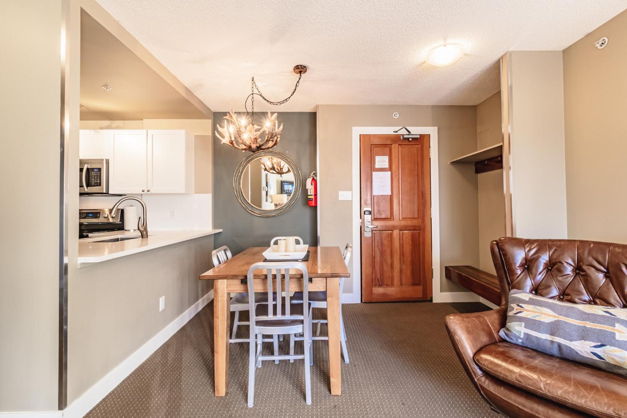 Cascade Lodge By Elevate Vacations Whistler Exteriör bild
